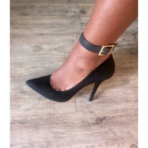 Steve Madden sexy pumps with ankle strap! Size: 8